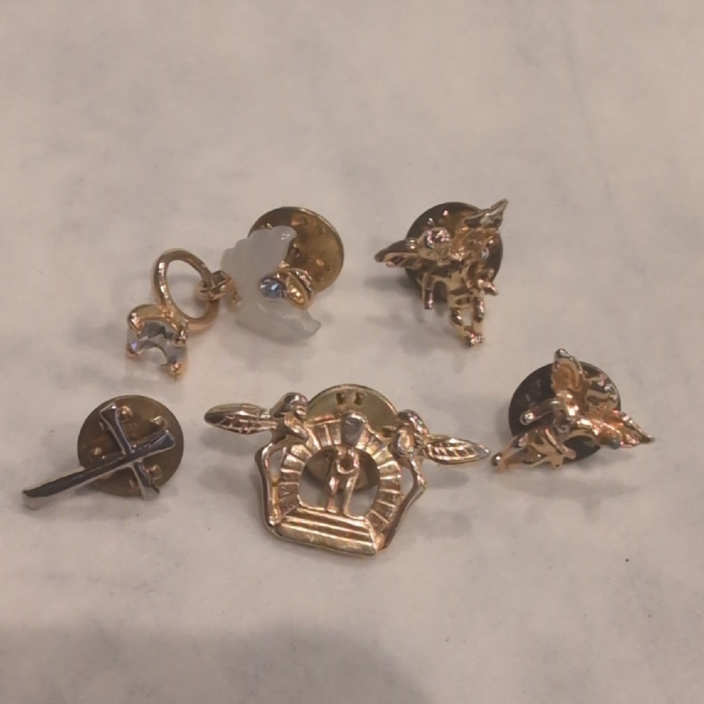 Angels Gold Toned Mixed Brooch and Pin Set